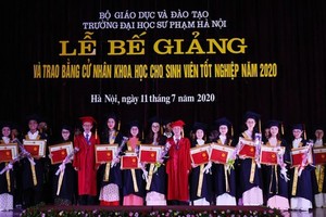 Pedagogy students at graduation ceremony (Photo: SGGP)