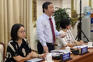 Vice Chairman of HCMC People’s Committee Duong Anh Duc delivered his speech in the conference. (Photo: SGGP)