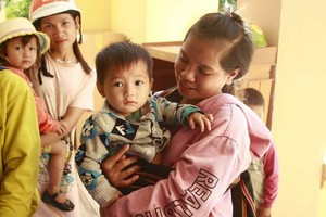 Children especially under 5 years of age are at high risk of diphtheria (Photo: SGGP)