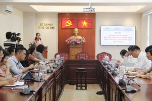 The signing ceremony (Photo: ict-hcm)