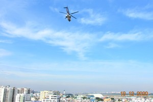 Vietnam’s first rooftop helipad for medical service begins operating in HCMC (Photo: SGGP)