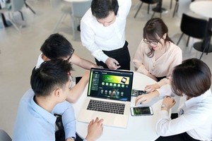 Banks have taken many policies, including offering free money transfers and investing in digital technology to attract customers. (Photo: cafef.vn)