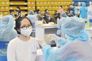 Vietnam races for vaccination drive