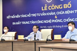Prime Minister Pham Minh Chinh attended the ceremony to launch the platform for distance medical treatment - Telehealth. (Photo: VGP)