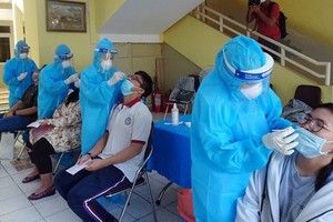 Education sector in HCMC proposes supporting Covid-19 rapid test kits