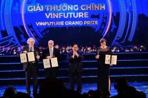 VinFuture Prize honors mRNA vaccine researchers