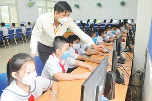 Don't hesitate to get children under 12 years old vaccinated: medical worker