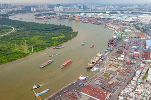 HCMC takes heeds of logistics transport infrastructure development