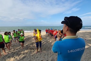 Millions of travelers book tours for summer vacation