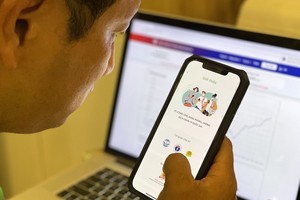 Many Vietnamese people have yet to receive vaccine passport