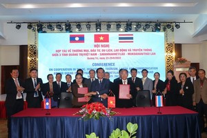 Conference on trade, investment, tourism cooperation between VN, Lao, Thailand 