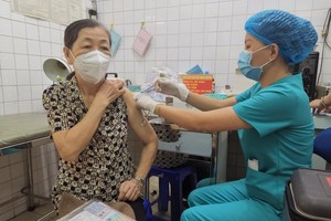 Experts advise people to get booster doses of Covid-19 vaccine 