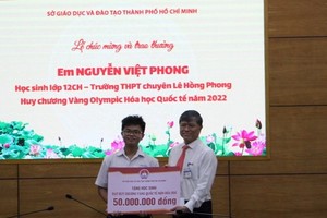 HCMC awards VND150 million to International Olympic Gold Medal winner