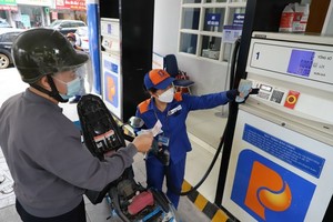 PM urges to control commodity prices after gasoline prices plummet