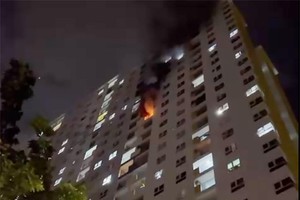 Police conduct investigation into fire causes in apartment buildings