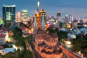 Applying special mechanism, HCMC attracts 10 experts, scientists and talents 