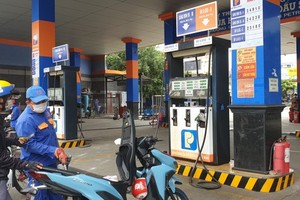 Petrolimex Saigon President promises enough supply of fuel