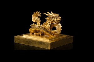 Hue suggests calling for social contributions to bring back King's seal