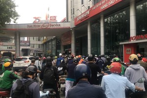 Drivers still stand in queue at gas stations despite increased fuel prices