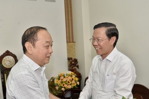 HCMC leaders extend congratulations to teachers on Vietnamese Teachers' Day