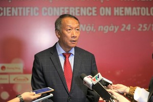Vietnamese scientists, peers use new techniques to treat blood cancer patients