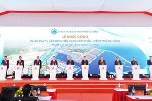 President Phuc: Da Nang port has potential for economic exchanges