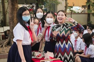 Students, teachers engage in charitable activities to help disadvantaged people 