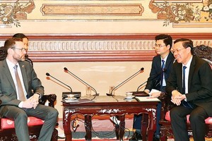 HCMC Chairman receives British diplomatic mission 