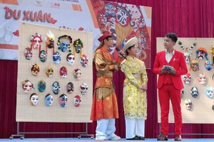 Highschoolers in HCMC watch Cai Luong as innovation of teaching methods