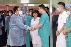 Top legislator lauds health workers’ dedication 
