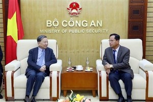 Vietnamese, Lao security forces strengthen ties