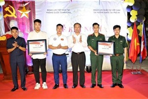 Vietnamese students in Cambodia enhance solidarity through exchange activities