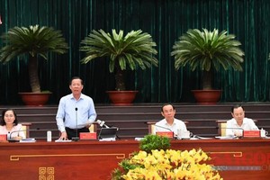 HCMC to focus on solving procedures for city dwellers, businesses