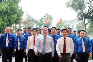 State leader meets youth exemplars in following President Ho’s teachings
