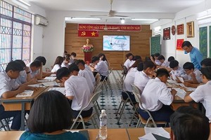 People put heads together about student athletes’ learning