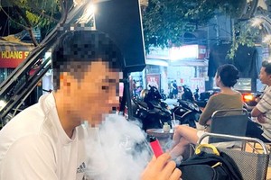 Two hospitalized for using e-cigarettes containing nicotine