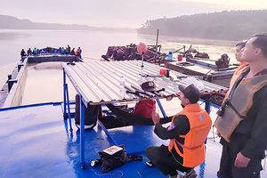 HCMC to make more coordinative efforts to crack down on illegal sand miners 