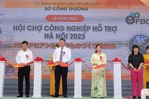 Supporting Industry Fair kicks off in Hanoi 