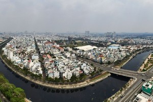 HCMC leaders determined to green canal system for city dwellers’ health outcomes