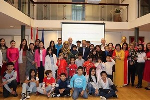 Vietnamese language class opens in Netherlands 