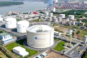 LNG gas waiting for price bracketing 