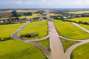 Bottlenecks to be removed for sustainable development of Mekong Delta