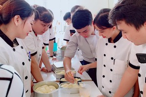 Valedictorian of Marketing major dreams to open school bread chain