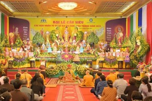 Requiem held for traffic accident victims