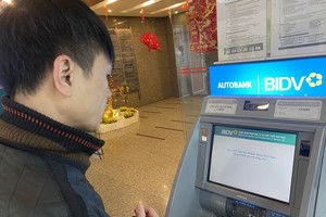 People can’t withdraw cash with ATM cards despite central bank's directive