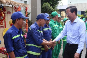 HCMC Chairman thanks sanitation workers for making city cleaner