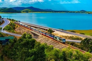 Bullet train expected to create breakthroughs for domestic railway sector