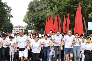 More than 5,000 people participate in running race in HCMC