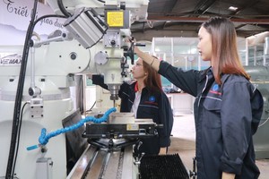 Universities give more scholarships to support students