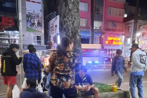 People queue overnight to buy gold